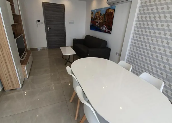 Marina View Apartment *